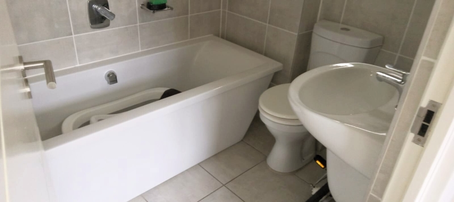 To Let 2 Bedroom Property for Rent in Admirals Park Western Cape